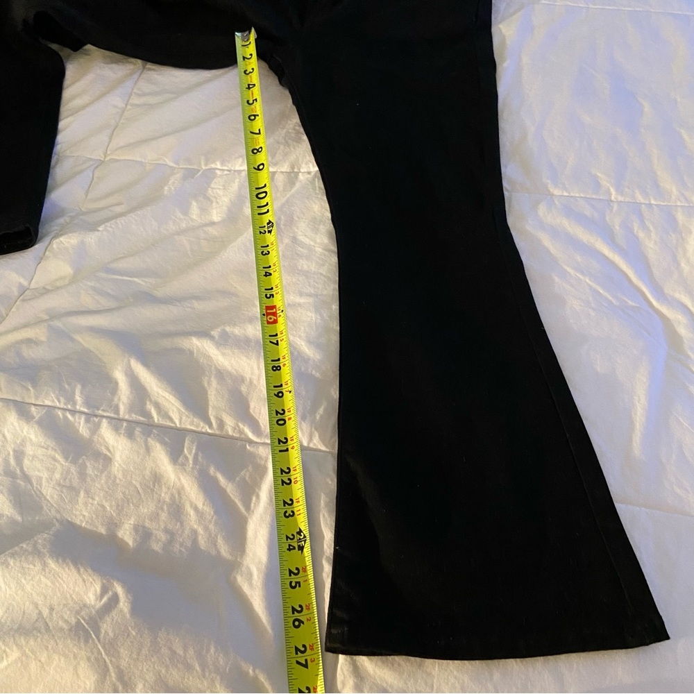 Levi’s 725 High Rise Bootcut Jeans - Picture 5 of 9